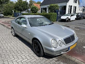 krockskadad bil bedrijf Mercedes CLK 2.0 - 16V Coupe 1999/5