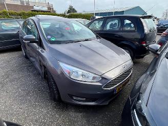 damaged commercial vehicles Ford Focus  2015/10