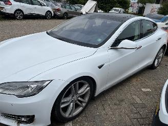 dommages  camping cars Tesla Model S 85 Performance 270 KW 2014/4