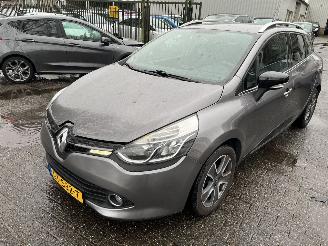Unfall Kfz Roller Renault Clio 1.5 DCI  Stationcar 2015/8