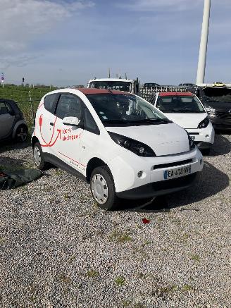 Voiture accidenté Renault Forfour BLUE CAR VOL ELECTRISCH 2020/1