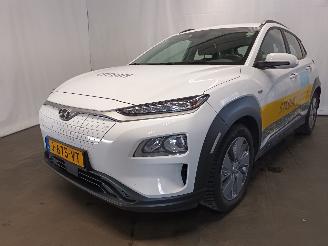 Vaurioauto  commercial vehicles Hyundai Kona Kona (OS) SUV 64 kWh (EM16) [150kW]  (04-2018/03-2023) 2020/12