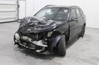 uszkodzony samochody ciężarowe BMW X1  2020/7