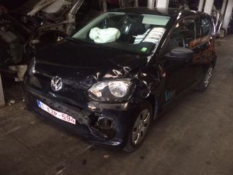 skadebil vrachtwagen Volkswagen Up benzine - 999cc - 2013/4