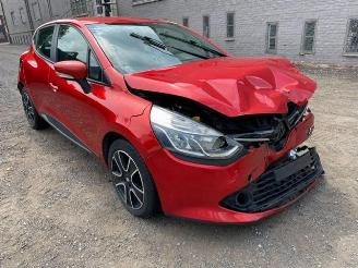 uszkodzony maszyny Renault Clio EXPRESSION 2014/4