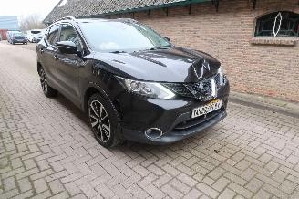 Nissan Qashqai 1.2 Premier Edition picture 2