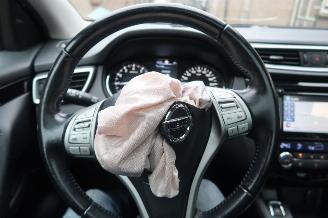Nissan Qashqai 1.2 Premier Edition picture 18