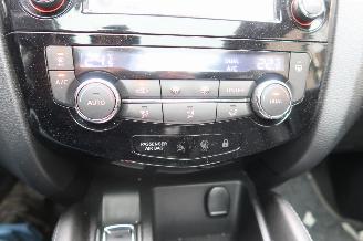 Nissan Qashqai 1.2 Premier Edition picture 21
