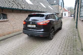 Nissan Qashqai 1.2 Premier Edition picture 3