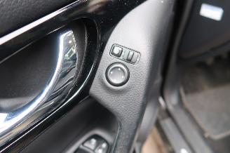 Nissan Qashqai 1.2 Premier Edition picture 9