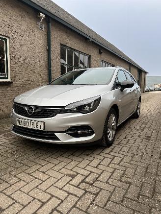uszkodzony samochody osobowe Opel Astra SPORTS TOURER 2021/1