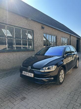 Damaged car Volkswagen Golf 1.0 TSI Comfortline 2018/1