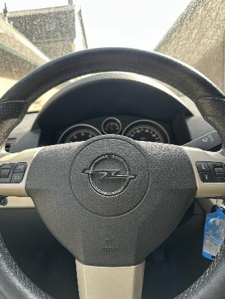 Opel Astra TWIN TOP picture 8