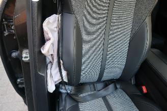 Peugeot 3008 Peugeot 3008 1.6 e-THP Allure picture 34