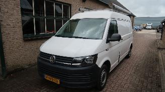 uszkodzony samochody ciężarowe Volkswagen Transporter Volkswagen Transporter 2.0 TDI L2H2 Highline 2019/4