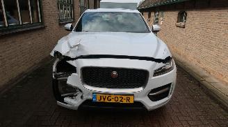 Jaguar F-Pace Jaguar F-PACE 2.0 Portfolio AWD 30t picture 2
