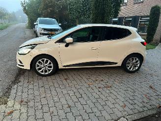 Renault Clio GERESERVEERD!!! 0.9 TCe Bose picture 7