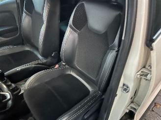 Renault Clio GERESERVEERD!!! 0.9 TCe Bose picture 19