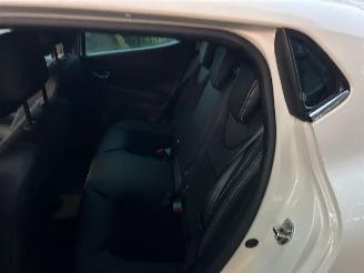 Renault Clio GERESERVEERD!!! 0.9 TCe Bose picture 15