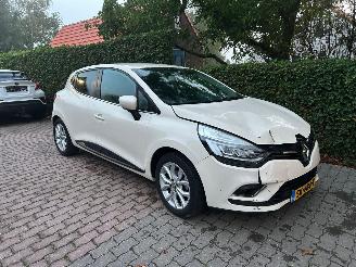 skadebil auto Renault Clio 0.9 TCe Bose 2017/5