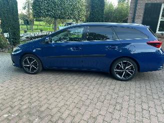 Toyota Auris Touring Sports 1.8 Hybrid Dynamic Ultimate picture 15