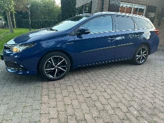 Toyota Auris Touring Sports 1.8 Hybrid Dynamic Ultimate picture 21