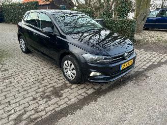 damaged passenger cars Volkswagen Polo 1.0 TSI Comfortline 2019/1