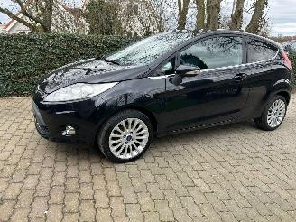 damaged passenger cars Ford Fiesta 1.25 Titanium 2012/2