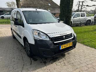 Peugeot Partner 120 1.6 BlueHDi 100 L1 Première picture 4