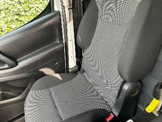 Peugeot Partner 120 1.6 BlueHDi 100 L1 Première picture 19