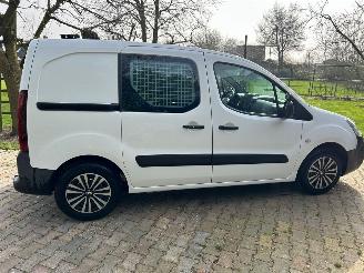 Peugeot Partner 120 1.6 BlueHDi 100 L1 Première picture 7