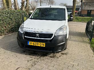 Peugeot Partner 120 1.6 BlueHDi 100 L1 Première picture 3