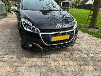 Peugeot 208 1.2 PureTech Signature picture 8