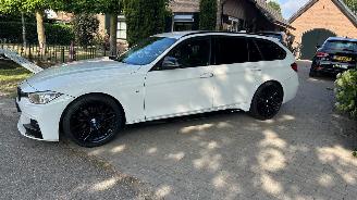 Vaurioauto  passenger cars BMW 3-serie Touring 320i Executive AUTOMAAT 2015/3