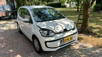 krockskadad bil auto Volkswagen Up! 1.0 move up! BlueMotion 2013/1