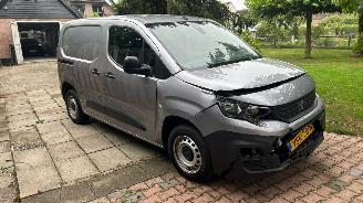 Schade bestelwagen Peugeot Partner 1.5 BlueHDi 100 S&S L1 2022/10