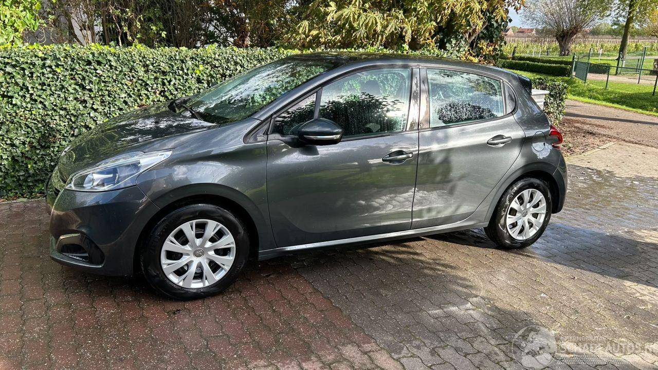 Peugeot 208 1.2 PureTech Blue Lion