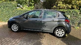Peugeot 208 1.2 PureTech Blue Lion picture 4