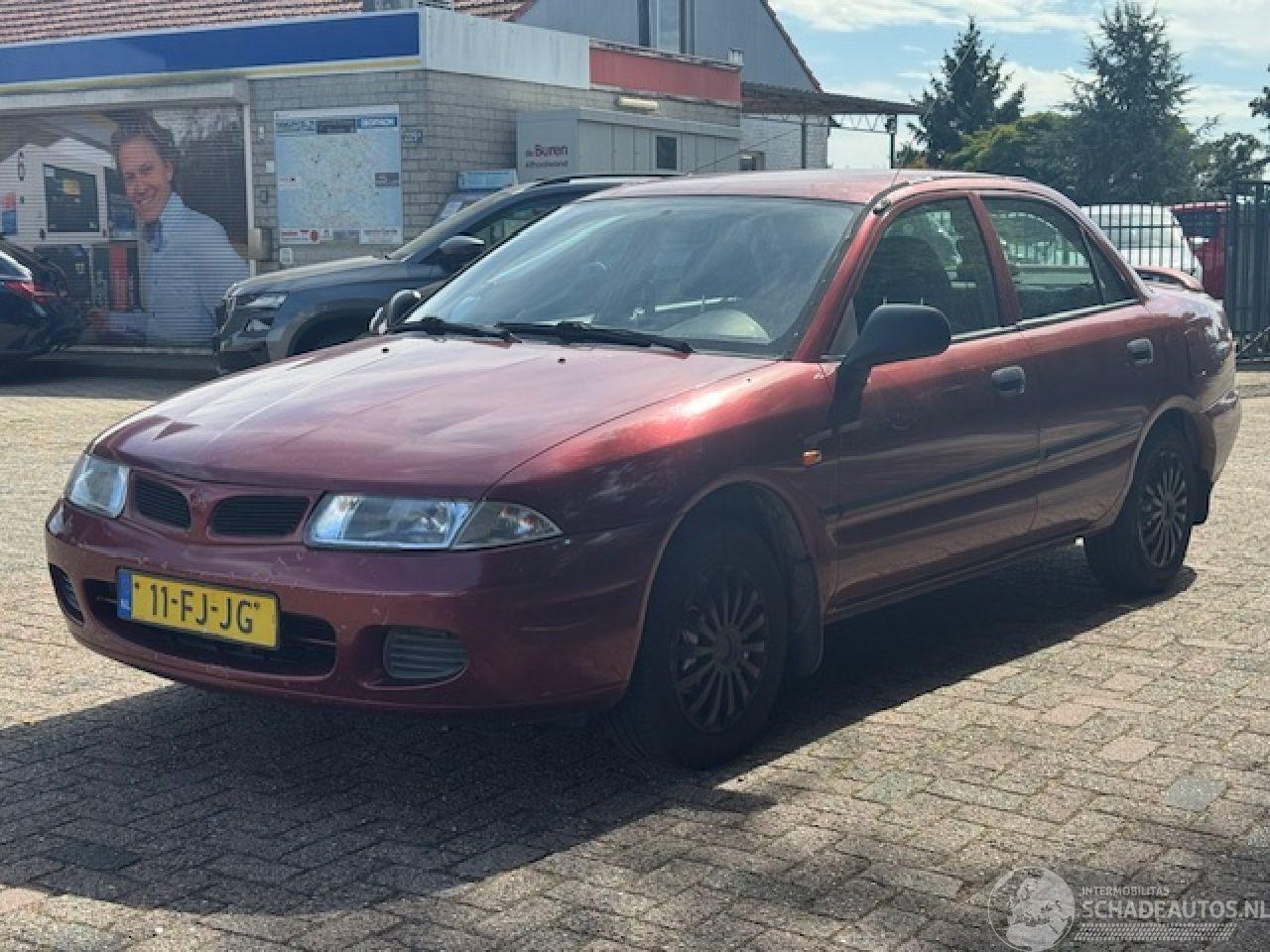 Mitsubishi Carisma 1.6 GL ROYAL CLASS ( INRUIL VERKREGEN! )