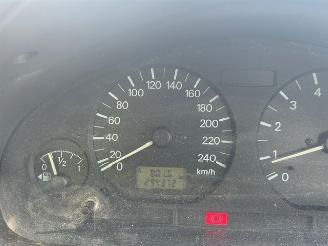 Mitsubishi Carisma 1.6 GL ROYAL CLASS ( INRUIL VERKREGEN! ) picture 11