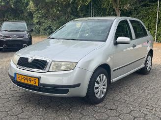 Vaurioauto  passenger cars Skoda Fabia 1.4 - 16V ( inruil auto ) 2003/7