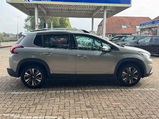 Peugeot 2008 1.2 PureTech GT-Line NAVI | CAMERA | PANO | TREKHAAK. ( inruil verkregen ) picture 6
