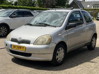 škoda osobní automobily Toyota Yaris 1.3 16v VVT ( INRUIL VERKREGEN ) 2000/1