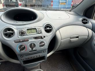 Toyota Yaris 1.3 16v VVT ( INRUIL VERKREGEN ) picture 14