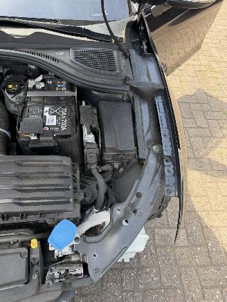 Volkswagen Golf GTI CLUBSPORT 300PK PANO ( SCHROEFSCHADE ) picture 11