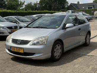 Damaged car Honda Civic 3DR AIRCO 2003/11