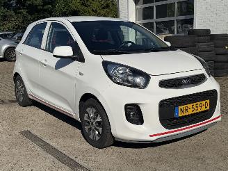 Kia Picanto 1.0 CVVT economy plusline. Navi | Camera | inruil verkregen. picture 9