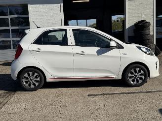 Kia Picanto 1.0 CVVT economy plusline. Navi | Camera | inruil verkregen. picture 4