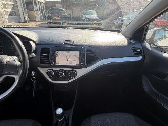 Kia Picanto 1.0 CVVT economy plusline. Navi | Camera | inruil verkregen. picture 11