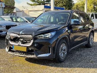 Vaurioauto  passenger cars BMW iX1 eDrive 20 67 KWH. ( schroefschade ) 2025/9